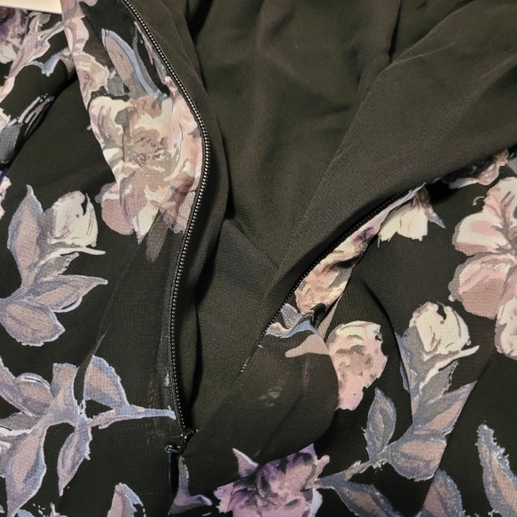 inLUV Skirt Floral Size 1X 2X 3X Back Zip NWT - Picture 10 of 10